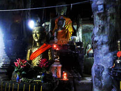 チェンダオ洞窟内仏像画像