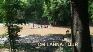 竹のいかだ下り