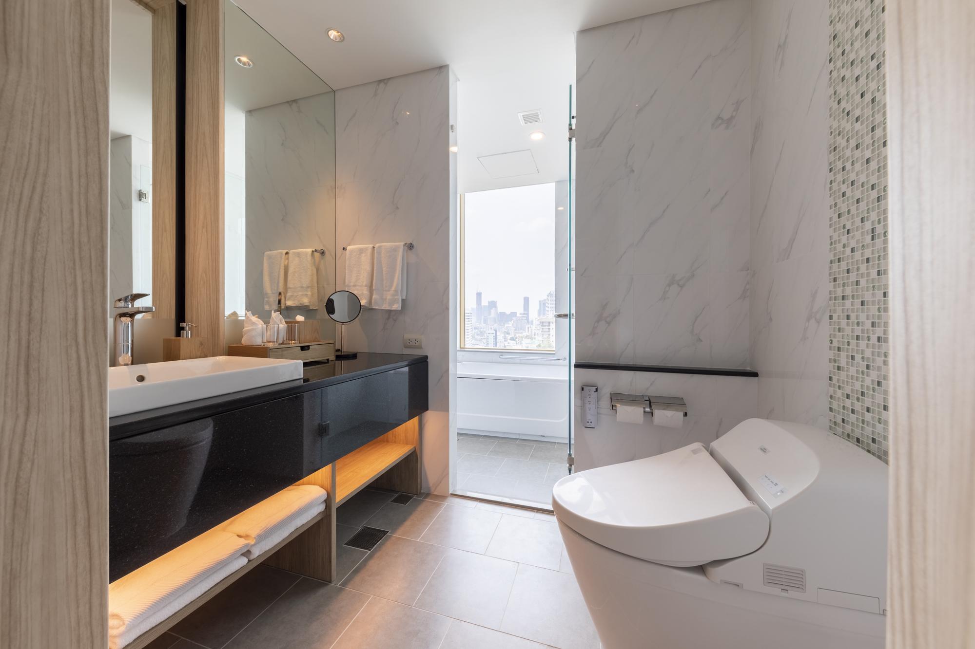 西鉄ホテルソラリアバンコクアソークデラックスコーナートイレ